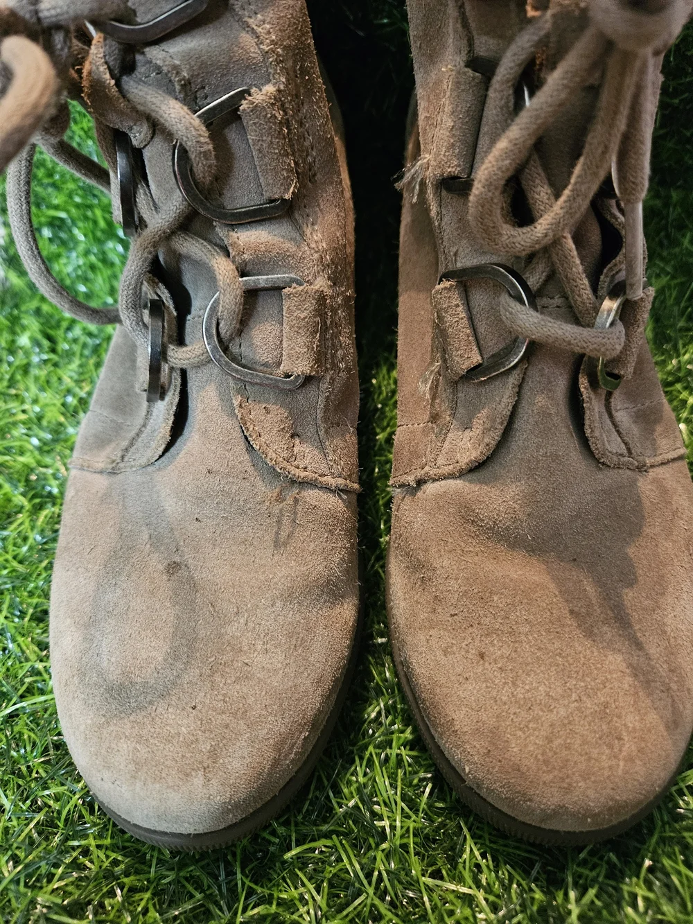 Sorel lace up